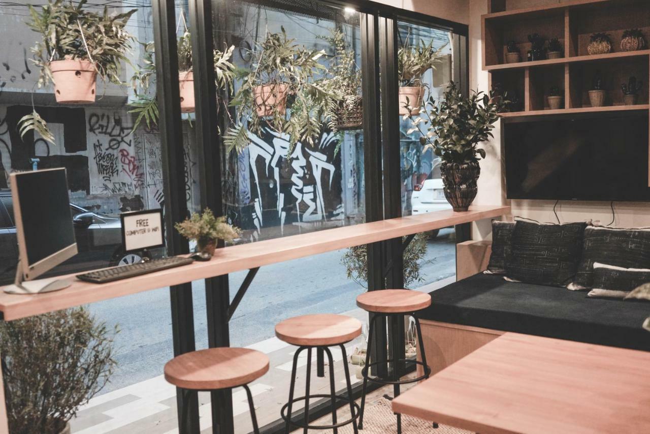 Stay Thapae Hostel Чиангмай Екстериор снимка