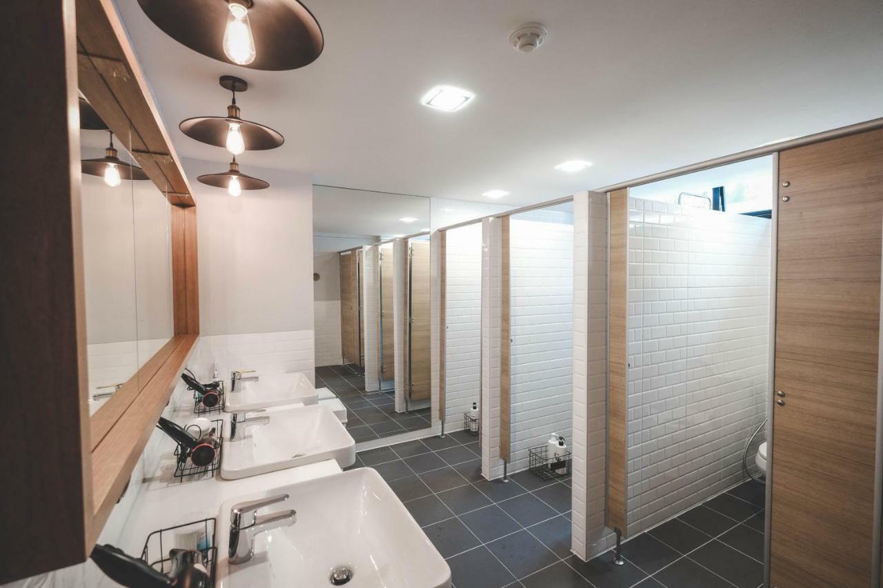 Stay Thapae Hostel Чиангмай Екстериор снимка