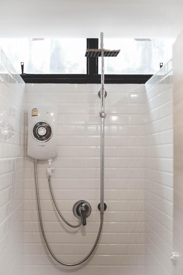 Stay Thapae Hostel Чиангмай Екстериор снимка