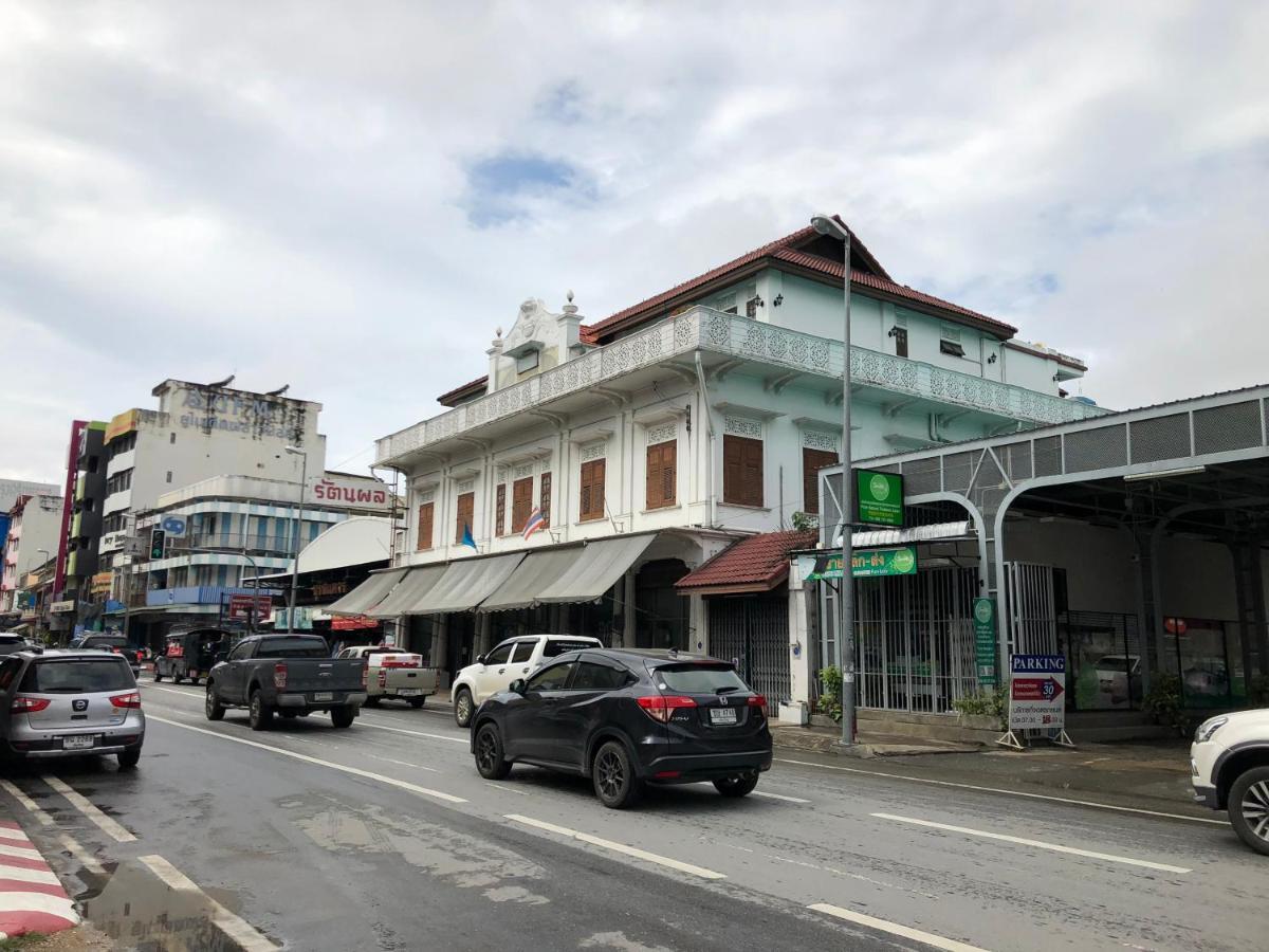 Stay Thapae Hostel Чиангмай Екстериор снимка