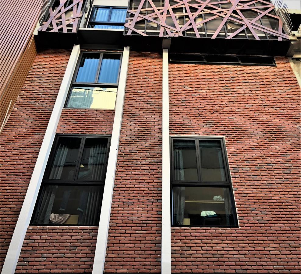 Stay Thapae Hostel Чиангмай Екстериор снимка